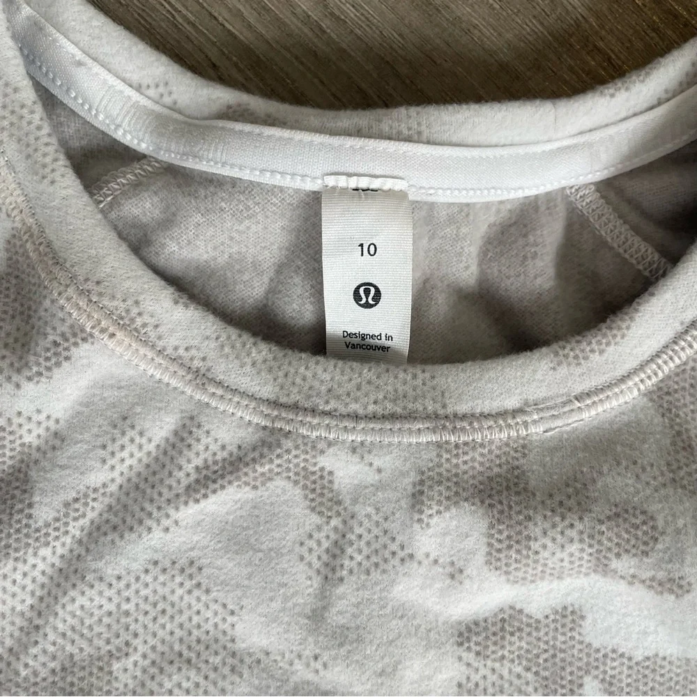 Lululemon Its Rulu Run Long Sleeve Shirt
Heritage Camo Jacquard Vapor Gull Grey - Picture 6 of 8